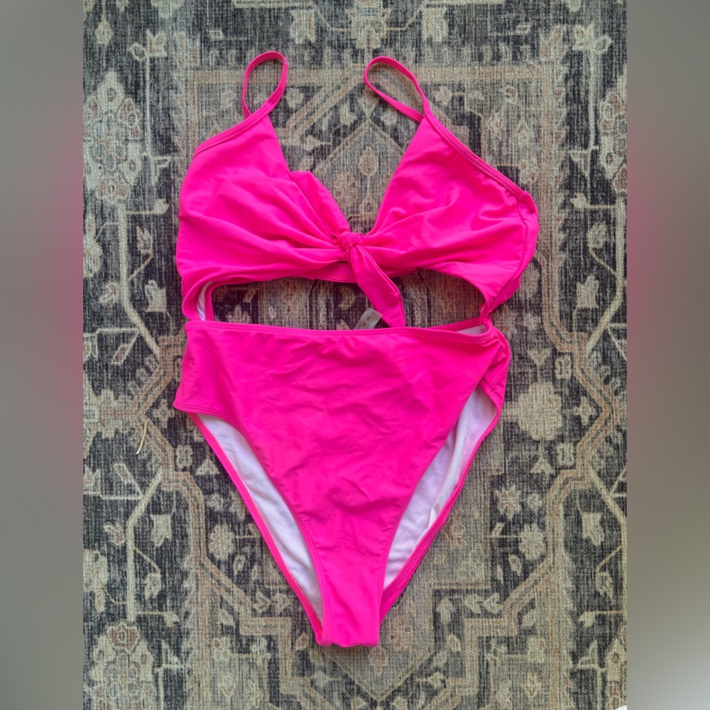 Women's Hot Pink Twist One-Piece Swimsuit
